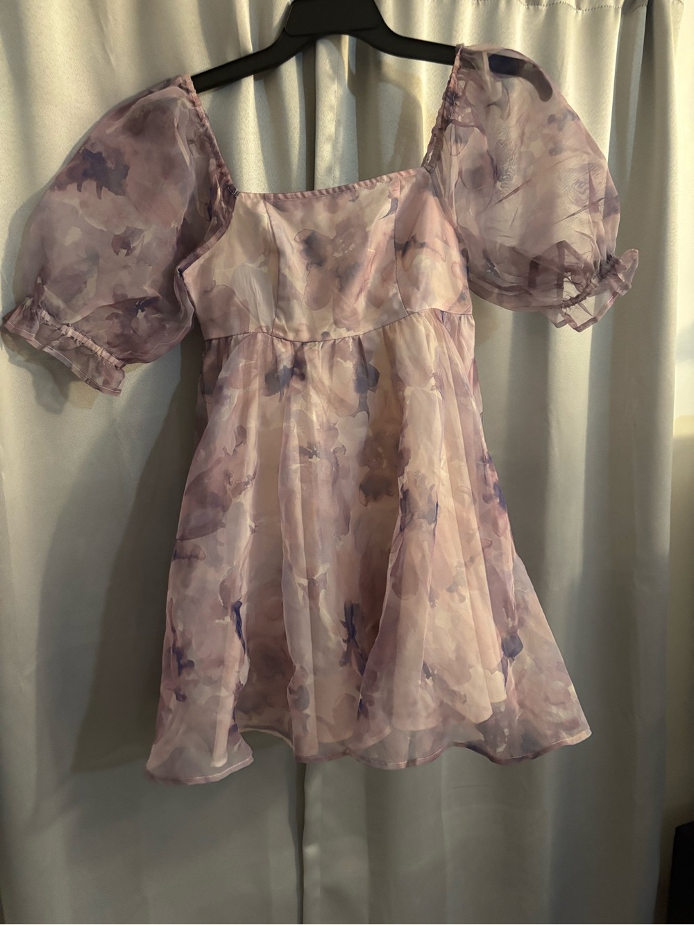 Jessica Simpson Lavender Watercolor Puff-Sleeve Party Dress